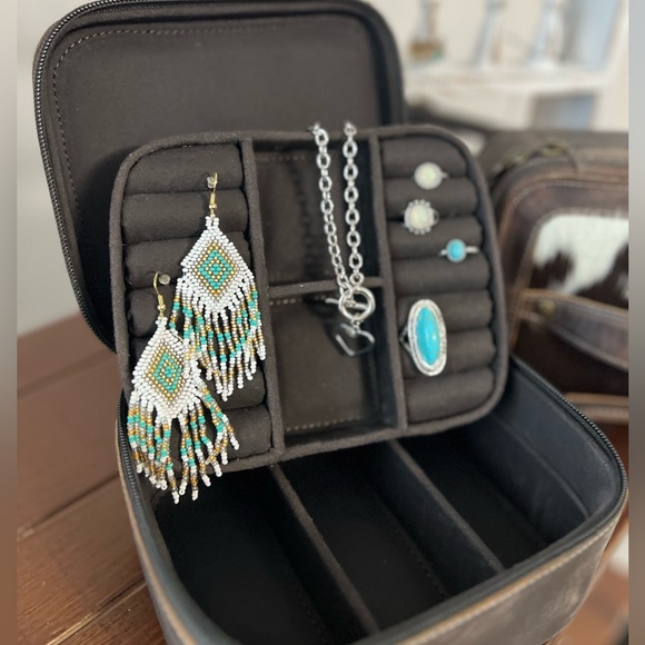 New Crazy Horse Leather & Cowhide Small Jewelry Box Rustic Gift😍 With Jewelry - Picture 4 of 11